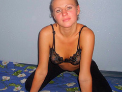 Spiteful young men email exciting vids with their butt-naked girlfriends to us. Image 1
