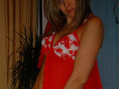 Spiteful boys email secret pics of their naughty butt-naked girlfriends to us. Image 8