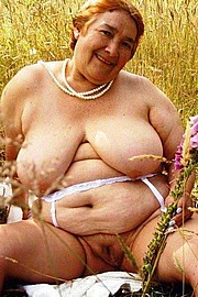 granny-big-boobs194.jpg