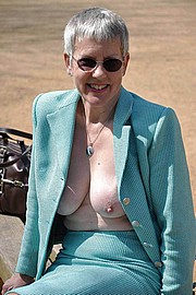 granny-big-boobs124.jpg