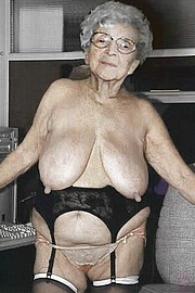 granny-big-boobs461.jpg