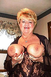 granny-big-boobs450.jpg