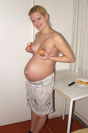 13preggo05.jpg