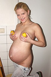 13preggo13.jpg