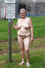 porn_granny08.jpg