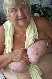 big_granny_pussy190.jpg
