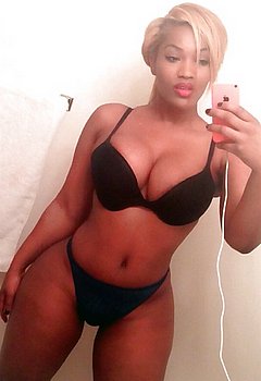 ebony selfie