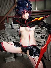 beautiful cosplay girl