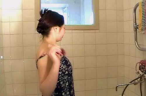 Young russian teengirls love sex and they want to share with you their homemade videos!