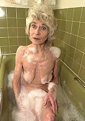 grannyinbath10.jpg