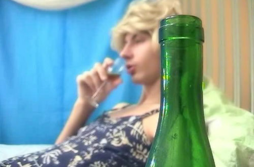 Young russian teengirls love sex and they want to share with you their homemade videos!