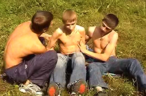 Young russian teen boys love sex and they want to share with you their homemade videos!