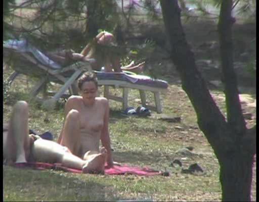 Click HERE to see more young boobs!