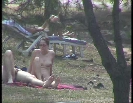 Click HERE to see more young boobs!