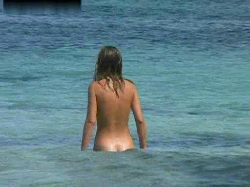 Click HERE to see more young boobs!