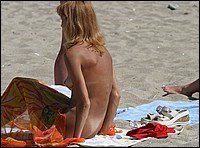 Click HERE to see more young boobs!