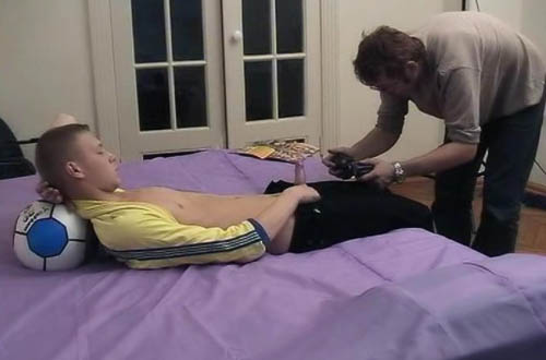 Young russian teen boys love sex and they want to share with you their homemade videos!