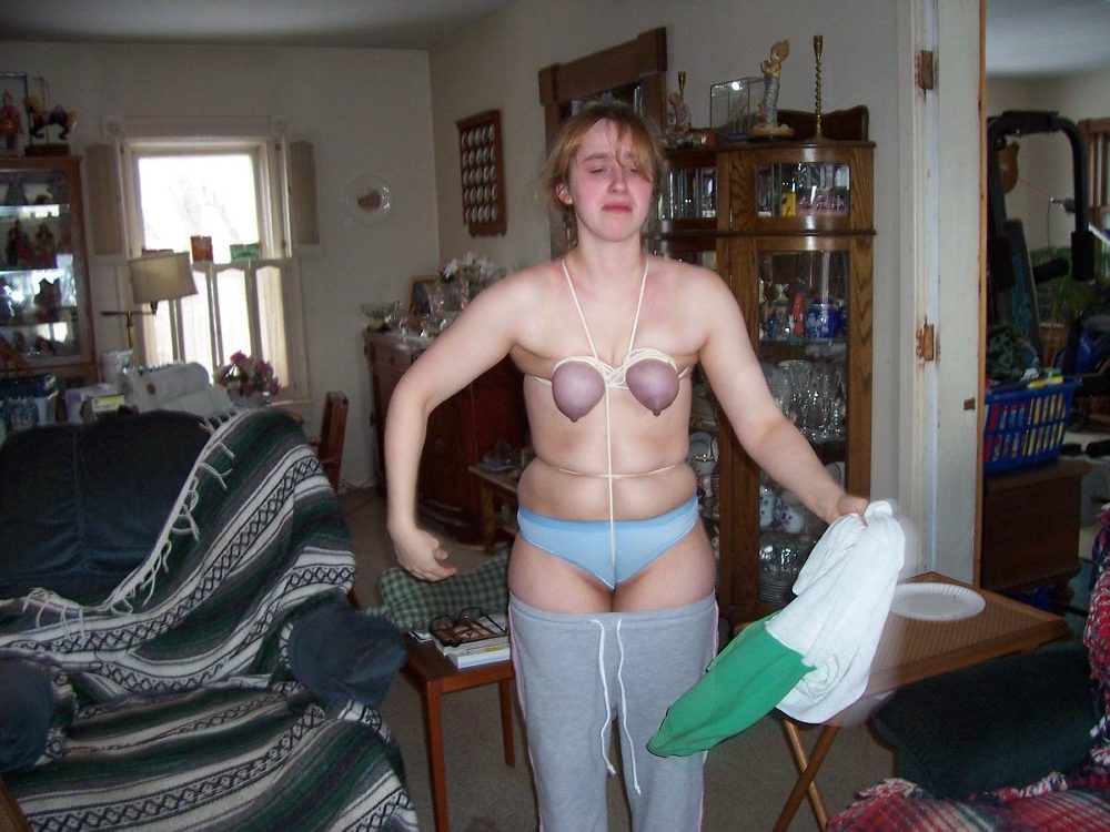 Redneck women flashing tits - Porno photo