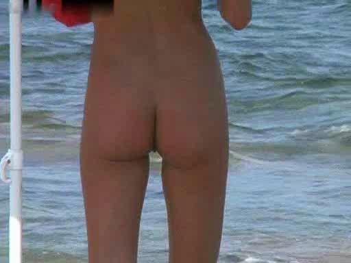 Click HERE to see more young boobs!
