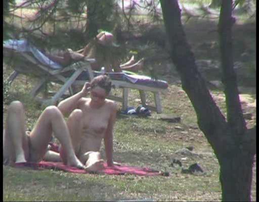 Click HERE to see more young boobs!