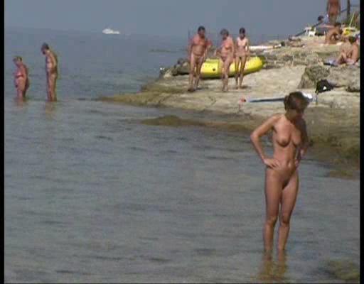 Click HERE to see more young boobs!