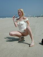 upskirt no panties