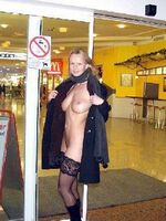 celebrity upskirts