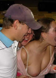 When college chicks get drunk they show their hot parts Image 1