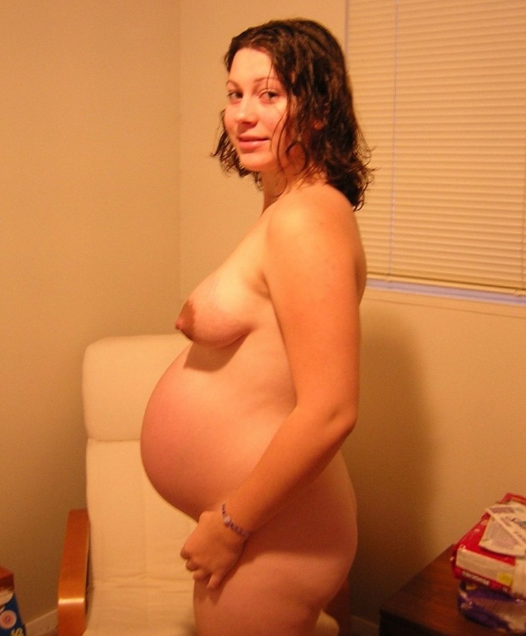 Pregnant Nude Selfies