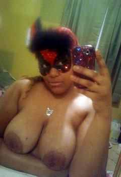 ebony selfie