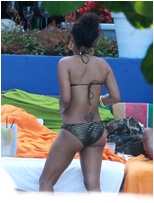 alicia-douvall nude