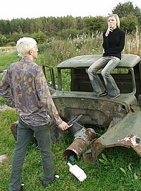 skinnyfuck09.jpg